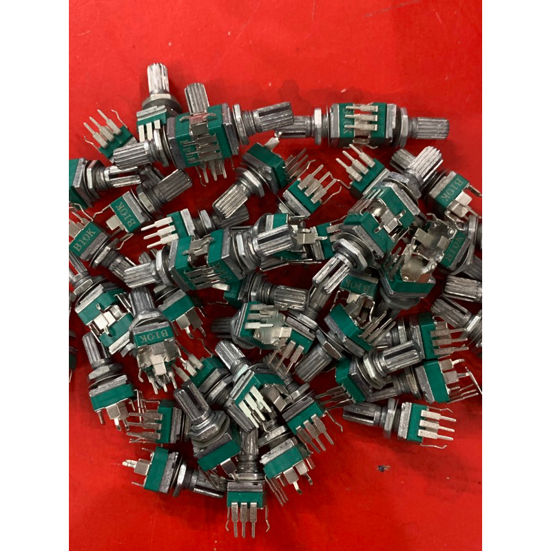 Sét 5 chiết áp 10k-3C vuông xanh có ốc cán tròn dài 15mm