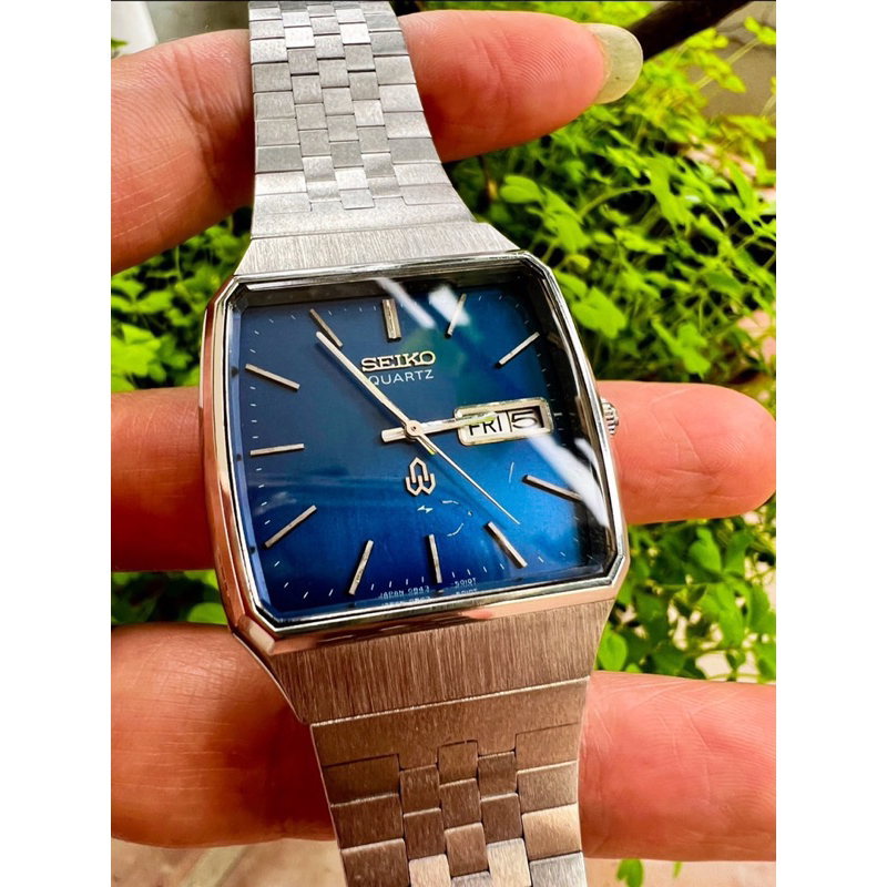 Đồng hồ Nam Seiko form tank mặt xanh rất hiếm và đẹp