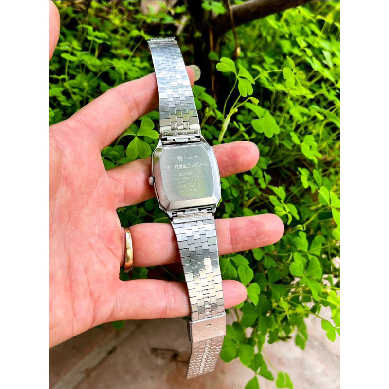 Đồng hồ Nam Seiko form tank mặt xanh rất hiếm và đẹp