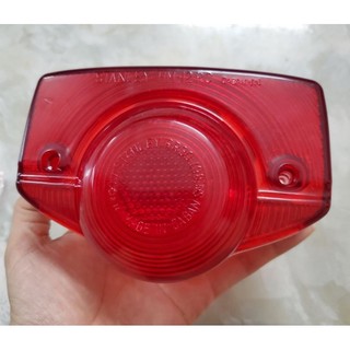 Chụp đuôi đèn sau xe CD hàng dầy, loại tốt.