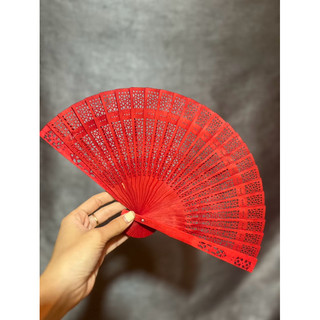 quạt gỗ mộc trang trí