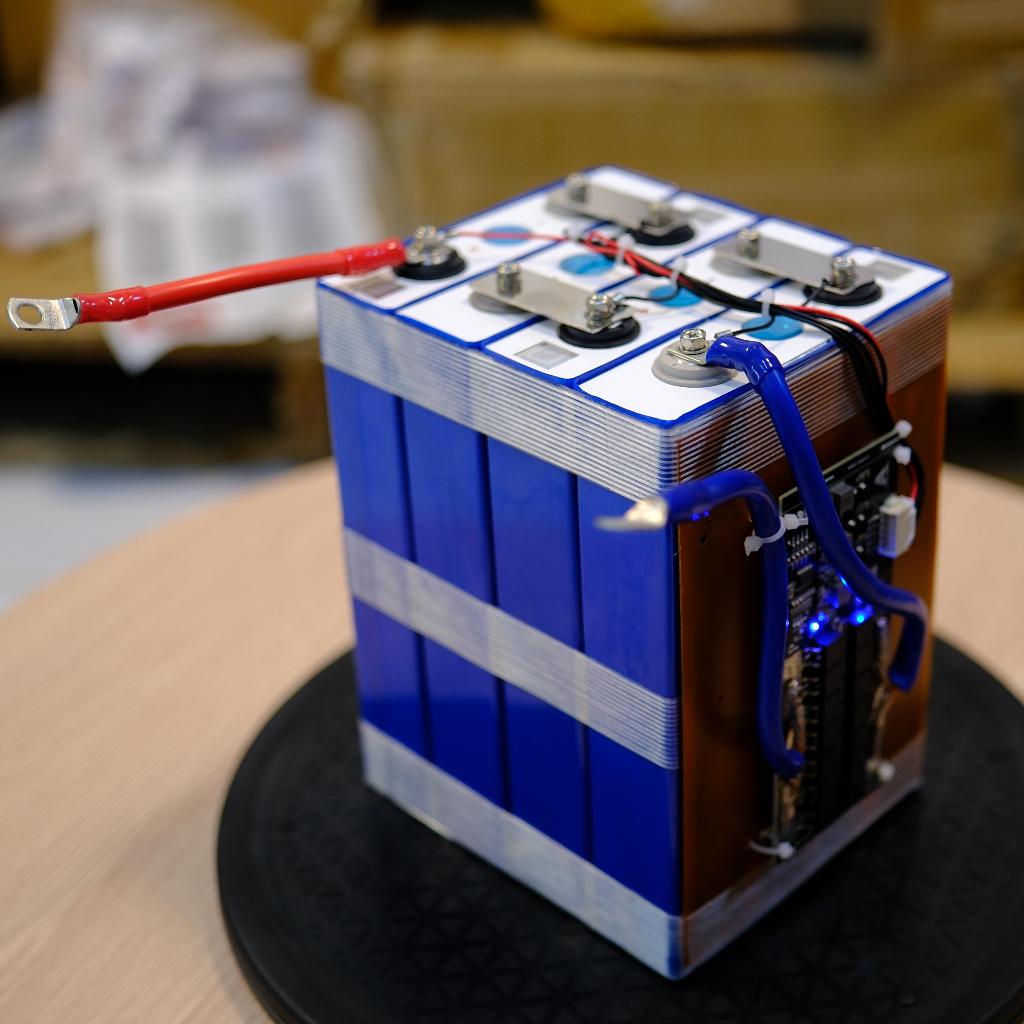 Bộ pin sắt LiFePo4 EVE 12V 4S 105Ah