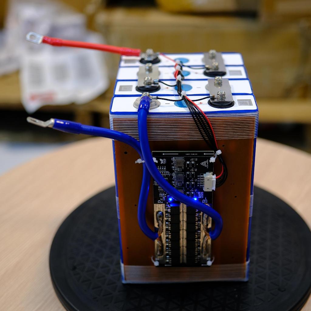 Bộ pin sắt LiFePo4 EVE 12V 4S 105Ah