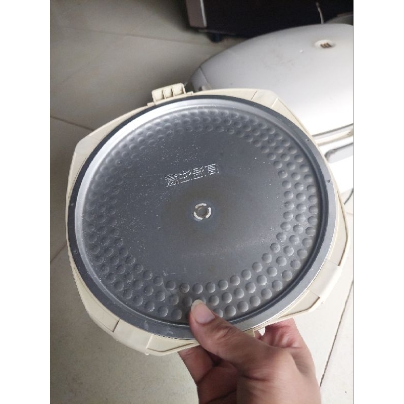 Giong nồi cơm toshiba RC 18NMF NTF