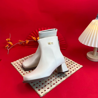 Bốt nữ cổ ngắn Miu da mềm, gót vuông 5cm Form Rộng