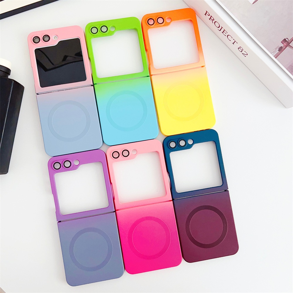 Ốp Lưng Z FLIP 7 / FLIP 7 FE / Z FLIP 6 / Z FLIP 5 Gradient Hỗ Trợ Sạc Không Dây - BUM STORE GALAXY 