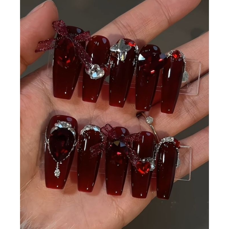 Nailbox thiết kế, màu đỏ thạch gắn đá sang chảnh 712
