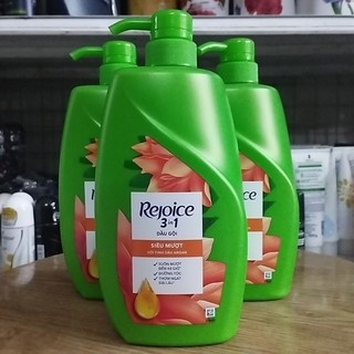 Dầu gội rejoice siêu mềm mượt 900g giúp tóc mượt hơn.