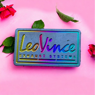 tem titan chữ leovince