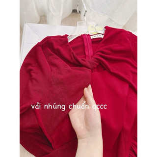 Váy đỏ li sườn phối xoắn cách điệu