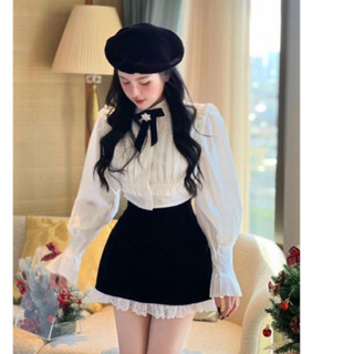 Áo sơ mi cổ bèo tay loe