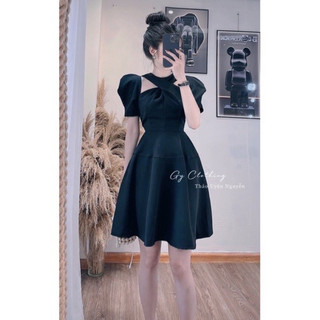 đầm đen xoắn ngực