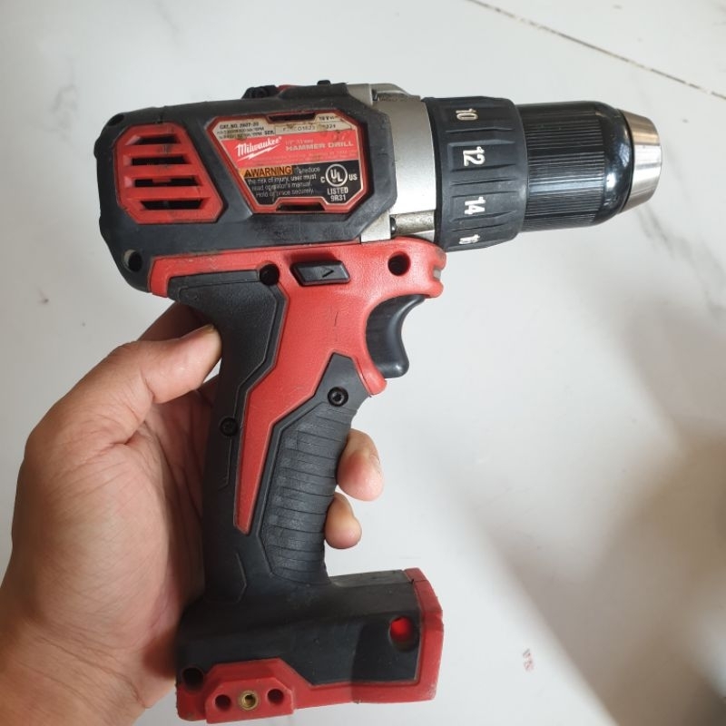máy khoan M18 2 chức năng milwaukee 2606 đầu kẹp zin 13mm