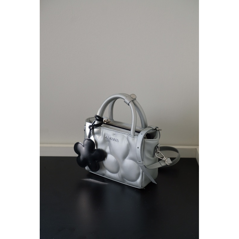 Túi Airbag Phiên bản hoa | Karatta Túi thiết kế | BigBuy360 - bigbuy360.vn