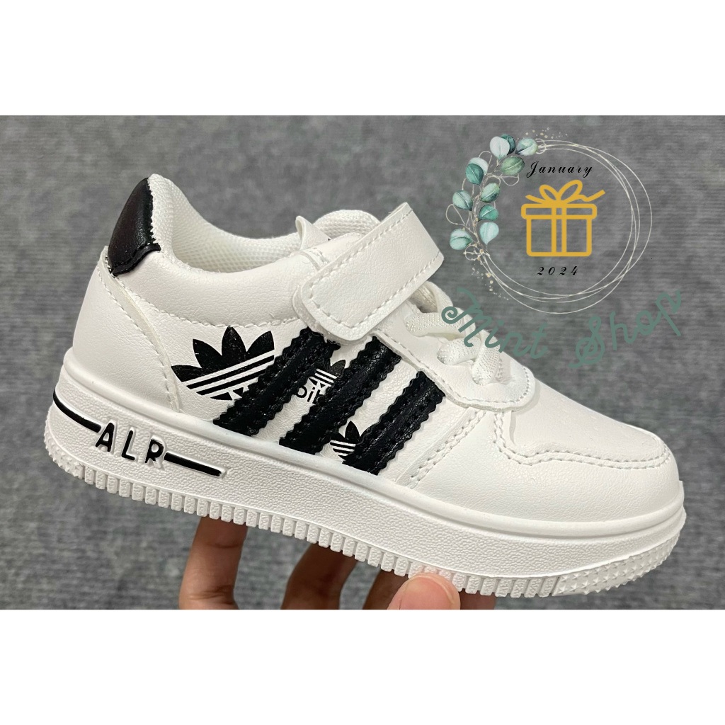Giày thể thao cho bé trai/gái màu trắng từ 4 - 12 tuổi (size 27 - 32)
