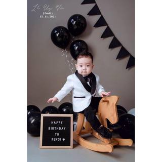 Áo vest cổ đen - chị luongngocanh