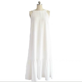 Đầm yếm đuôi cá dáng maxi dạo phố du lịch