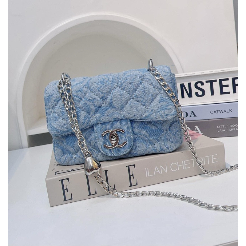 Túi X khoá bạc hoạ tiết hoa trà size 20