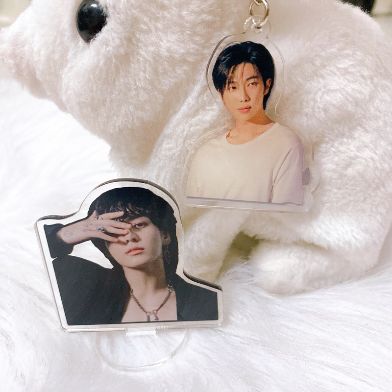 BTS - Keyring RM và Standee JK (có sẵn)