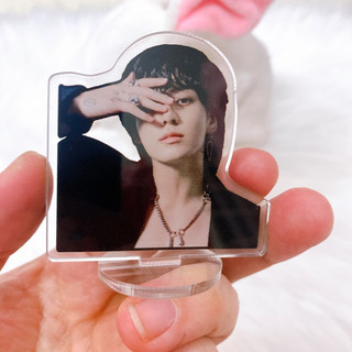 BTS - Keyring RM và Standee JK (có sẵn)