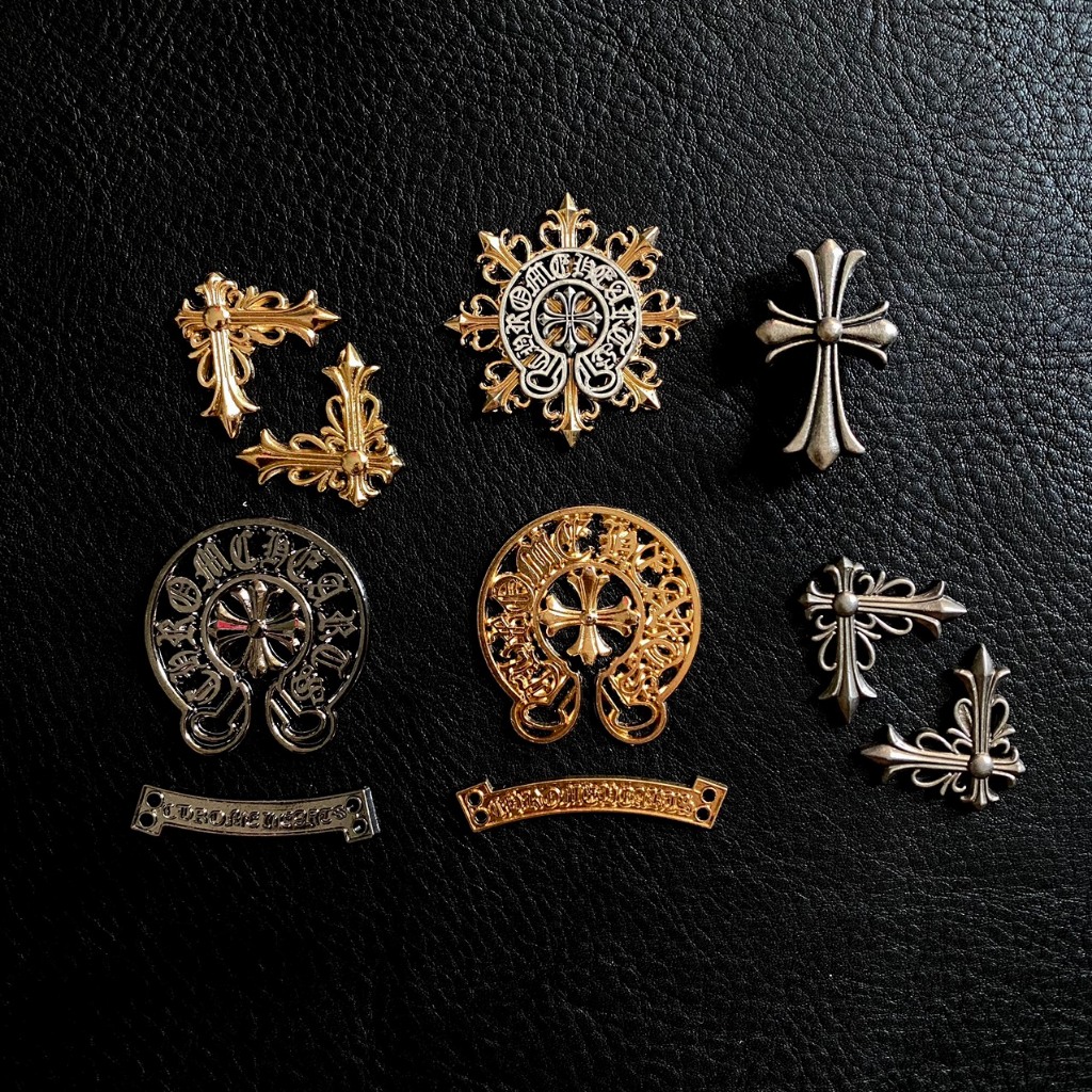 Đinh tán logo chrome hearts