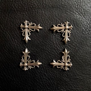 Đinh tán logo chrome hearts