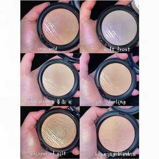 Phấn Bắt Sáng- Extra Dimension Skinfinish 9g