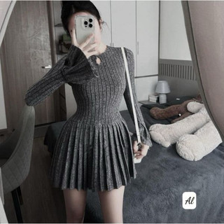 Đầm len đũa xếp ly tay loe