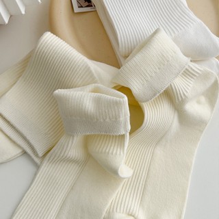 Tất vớ nam nữ tone màu trắng đen dễ mix đồ, chất liệu cotton thoáng khí