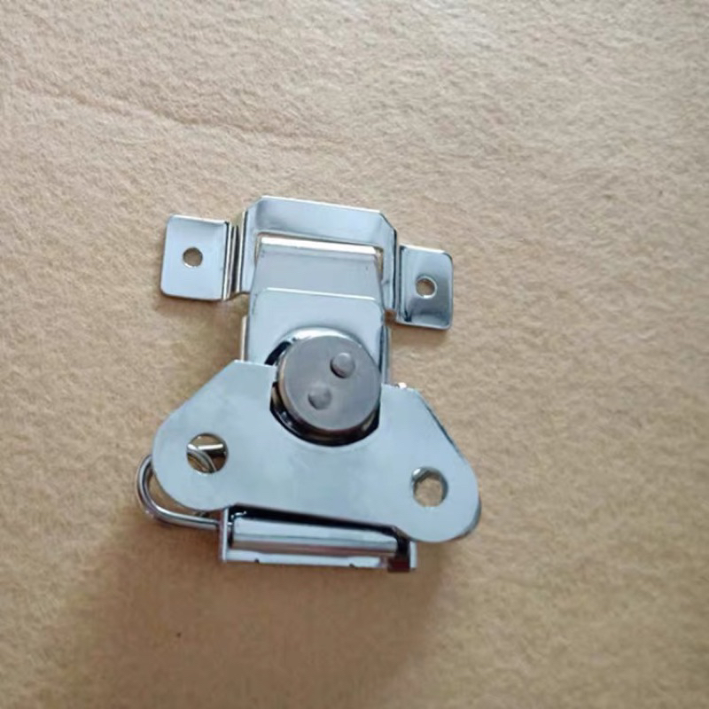 Khoá nổi tủ âm thanh