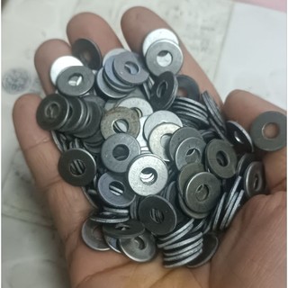 200g Long đen , ê cu  mạ kẽm các loại.