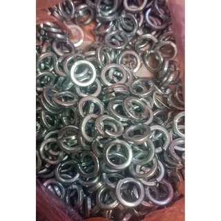 200g Long đen , ê cu  mạ kẽm các loại.