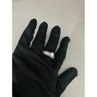 Nhẫn titan đính đá siêu sáng đẹp