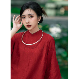Áo dài cách tân dáng suông tay lỡ, áo dài gấm màu đỏ chụp ảnh Tết