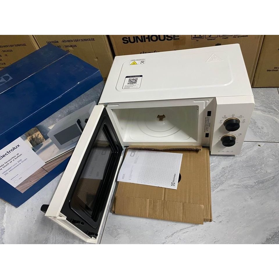 LÒ VI SÓNG Electrolux 20lit