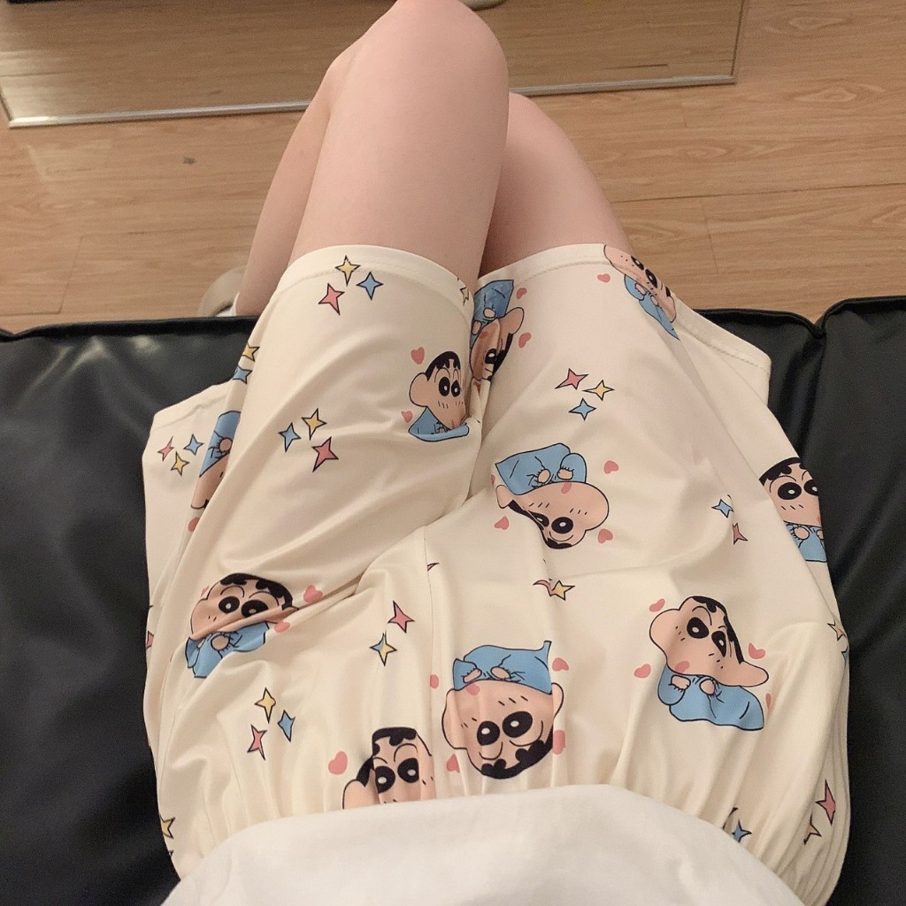 Quần Short Đùi In Họa Tiết Shin Nền Be Dễ Thương Unisex Nam Nữ | BigBuy360 - bigbuy360.vn