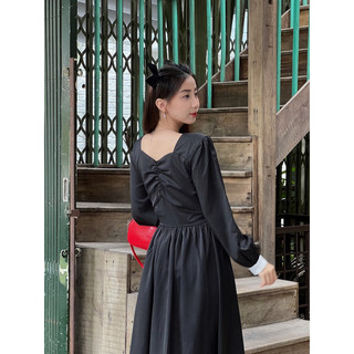 váy tiểu thư cổ vuông dáng xoè