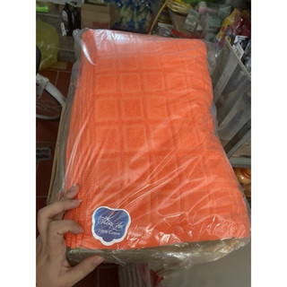 Khăn Mặt Cao Cấp 28 x 48cm ( Màu Ngẫu Nhiên )