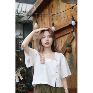 LAMLIY - Crop tay phồng cổ vuông hoa
