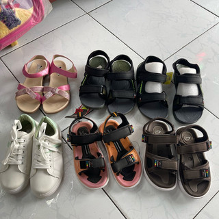 Sandal trẻ em siêu nhẹ bao đi mưa
