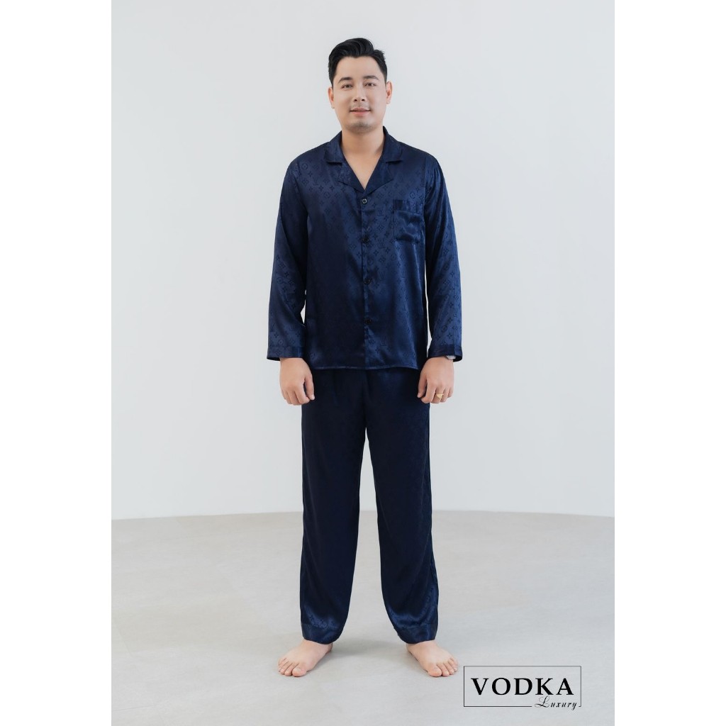 Đồ bộ nam pijama nam dài tay chất lụa mềm mại màu đen hoạ tiết in chìm sang chảnh LV14 - Vodka Luxury