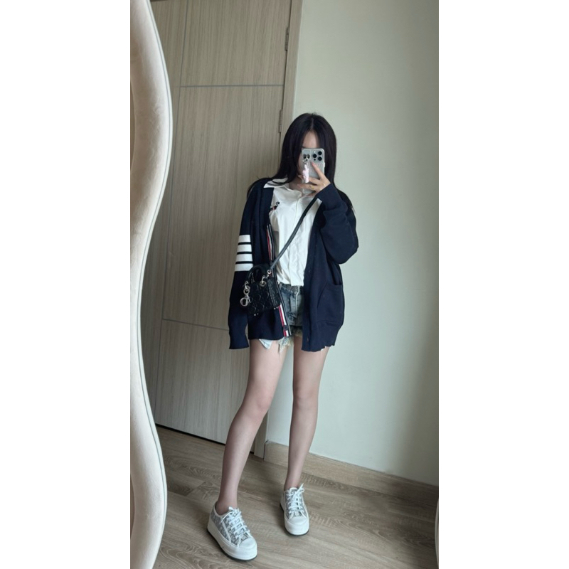 EMPINKCLOTHING - ÁO CDG TH0M KẺ TRẮNG LOẠI DÀY