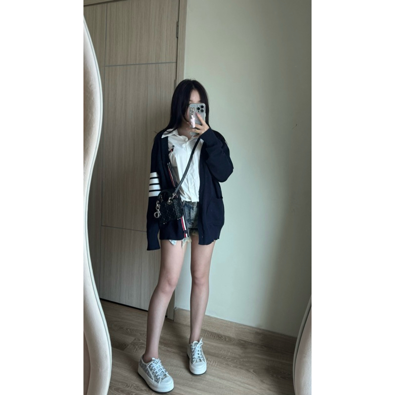 EMPINKCLOTHING - ÁO CDG TH0M KẺ TRẮNG LOẠI DÀY