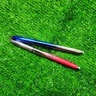 Bút kẻ mắt nước dạng bấm Wodwod W735