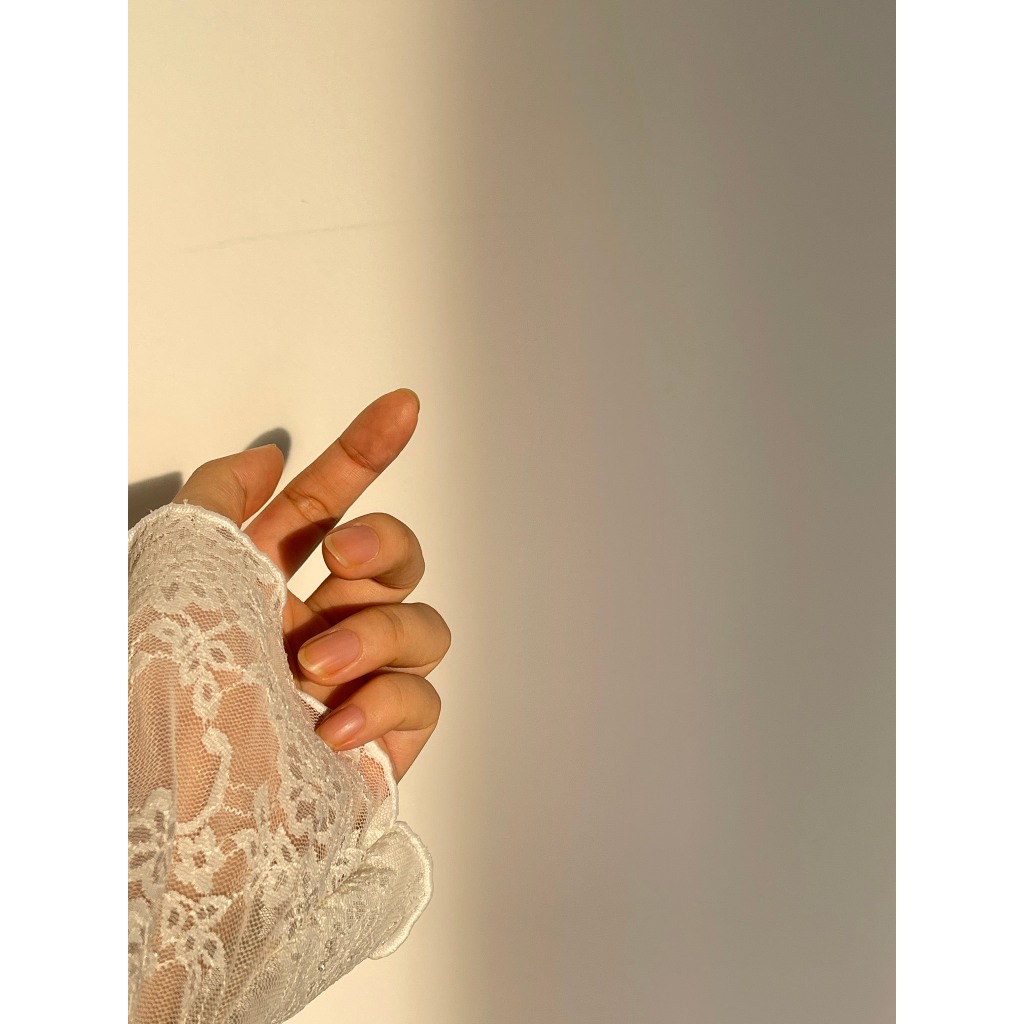 𝑾𝒉𝒊𝒕𝒆 𝑹𝒐𝒔𝒆 𝑻𝒐𝒑 ( Áo trắng kem hở lưng 2 lớp ) | BigBuy360 - bigbuy360.vn