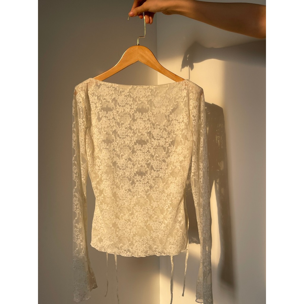 𝑾𝒉𝒊𝒕𝒆 𝑹𝒐𝒔𝒆 𝑻𝒐𝒑 ( Áo trắng kem hở lưng 2 lớp ) | BigBuy360 - bigbuy360.vn