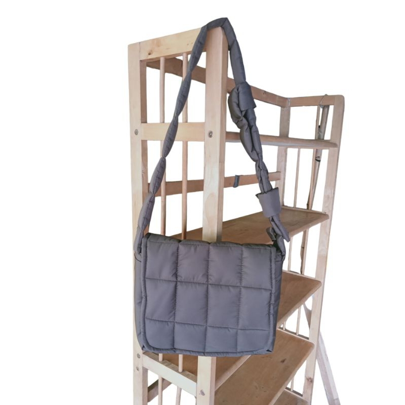 Túi đeo chéo chần bông MỘT NẮP dainystore