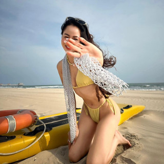 Set bikini màu vàng quần nhún lọt khe siêu đẹp