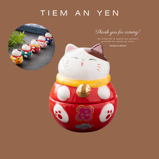 Mô hình mèo thần tài sứ đeo chuông Tiệm An Yên cao 12cm nhiều màu sắc phong cách Nhật Bản làm tiểu cảnh trang trí