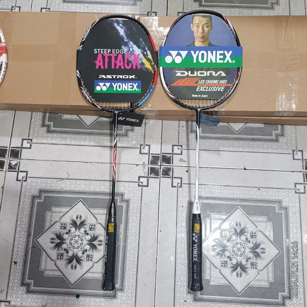 Combo 2 Vợt cầu lông Yonex - Tặng kèm 2 combo